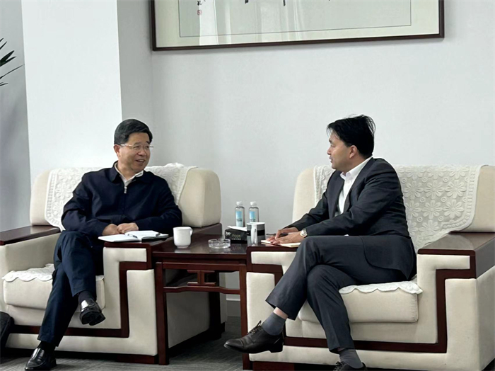 常州市人大常委副主任、市總工會主席一行走訪我司